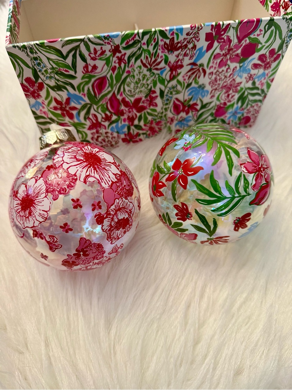Lilly Pulitzer NIB GWP Holiday Ornament Set
